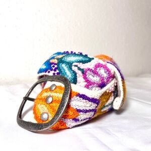 Folklorica floral embroidered wool belt